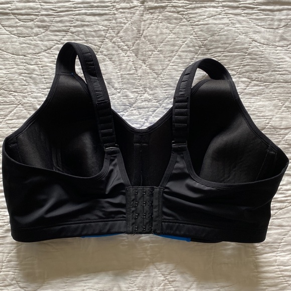 Livi Active Sports Bra - Picture 2 of 6